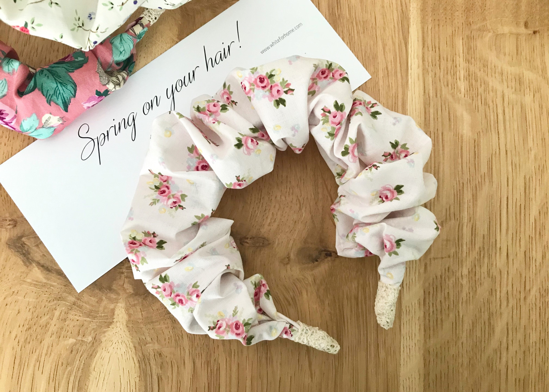 Στέκα scrunchy / Αμύγδαλο