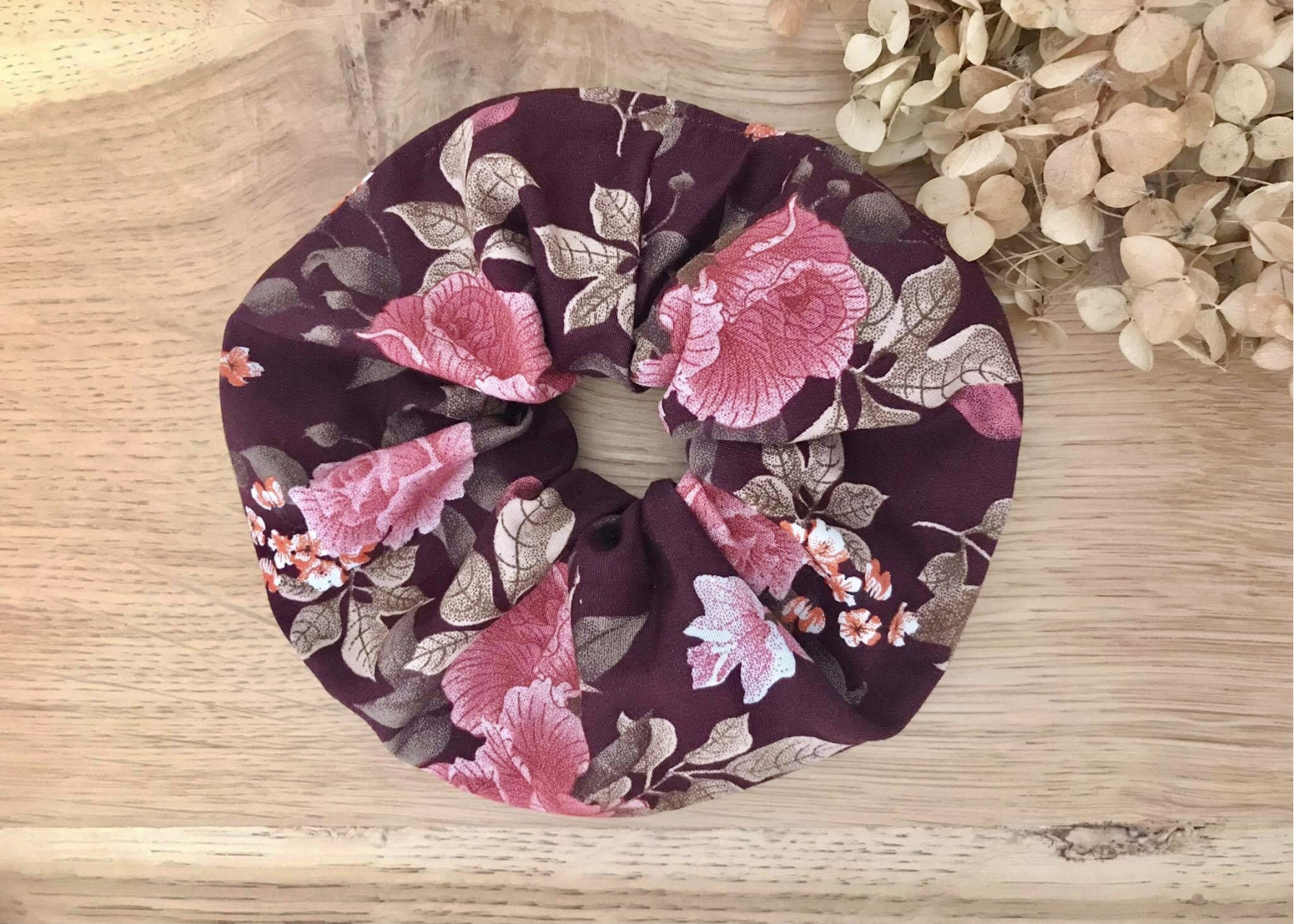 Scrunchies / Velvet cherry