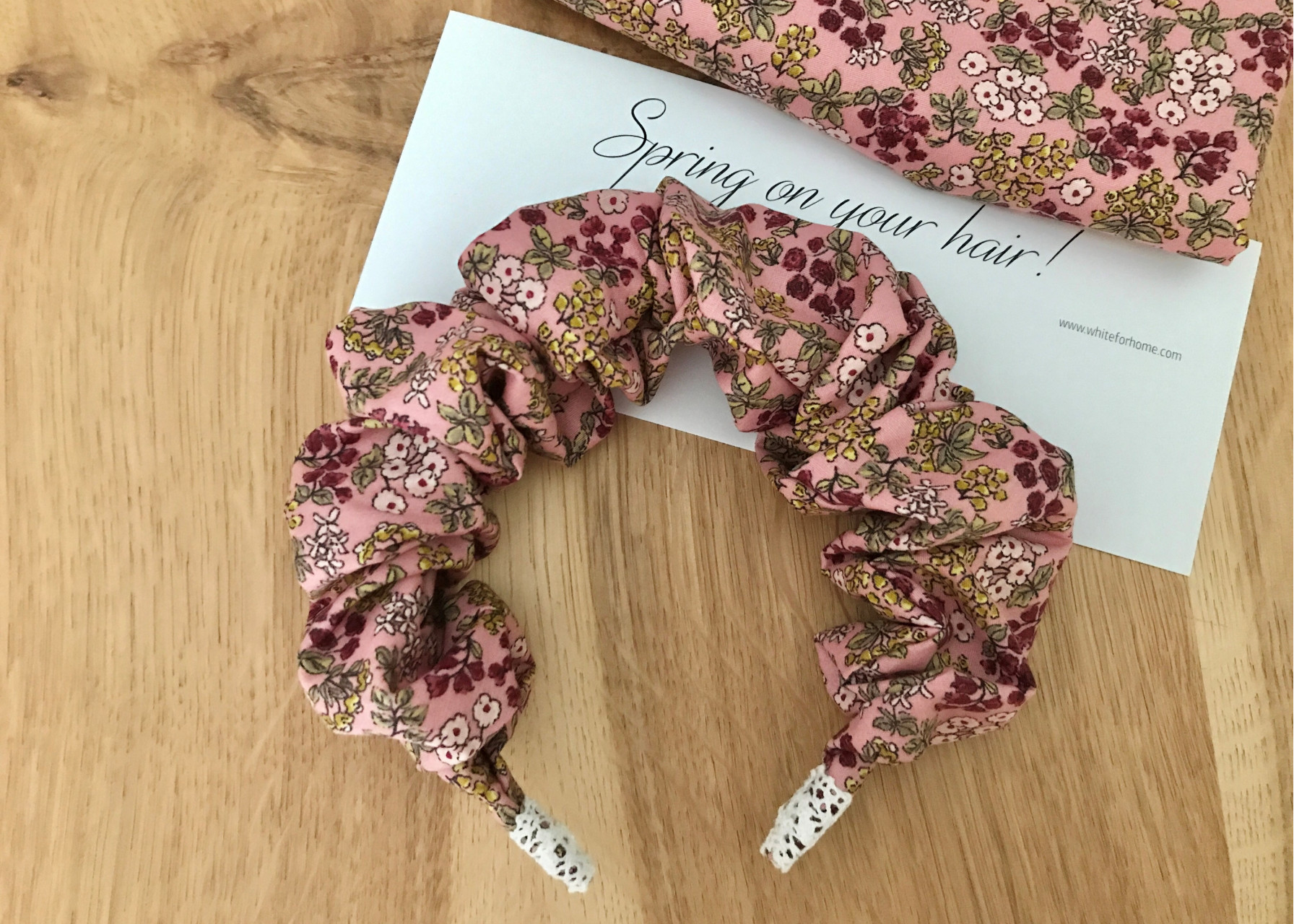  Στέκα scrunchy / Λουλουδένιο παραμύθι