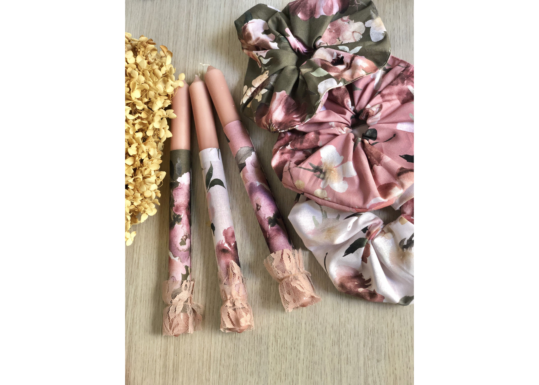 Πασχαλινή λαμπάδα / Scrunchie ρομαντικό